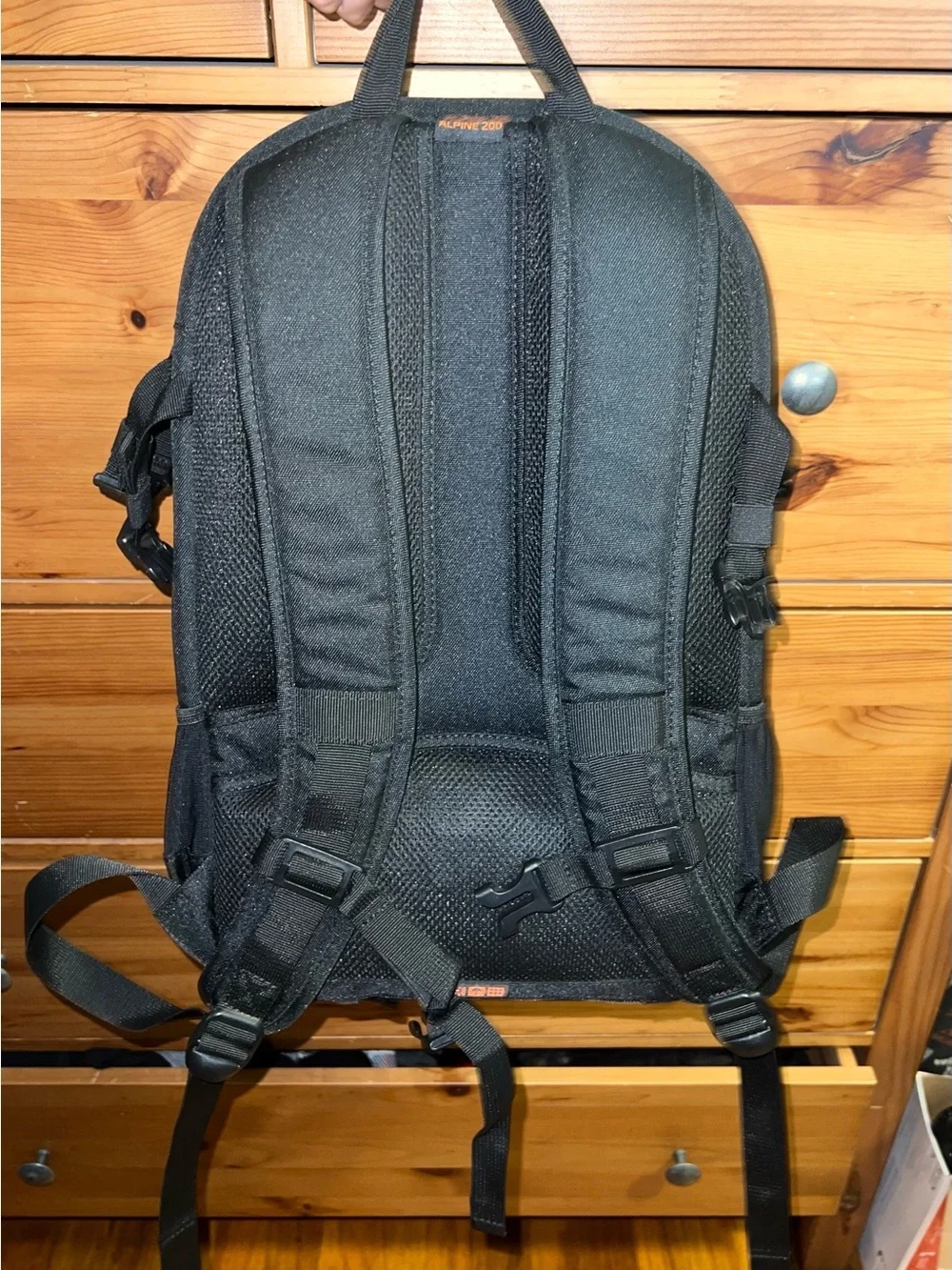 Slinger Alpine 200 Lightweight Compact Camera Backpack. Multiple Pockets. NWOT